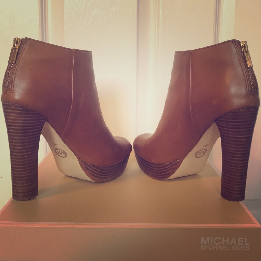 Michael Kors Leather Lesly Booties